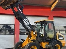 JCB 406