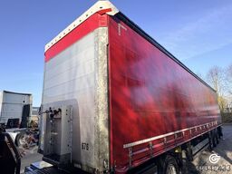 SCHMITZ CARGOBULL Curtainsider Standard XL Lift