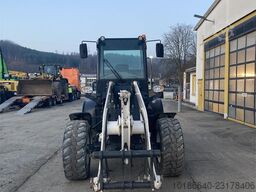 Komatsu WA100M-8