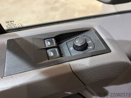 VW Crafter 35 2.0 TDI L3H3 140 PK Automaat / Euro ...