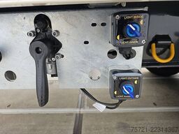 SYSTEM TRAILERS HEAVY DUTY PLYWOOD TAILLIFT 2x LIFTAXLE