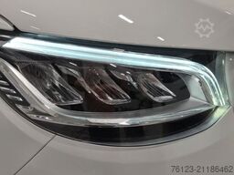 MERCEDES-BENZ 519  Allrad 4 x 4 Lagerfahrzeug Stock 20 Sitzer