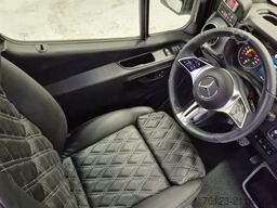 MERCEDES-BENZ 519  Allrad 4 x 4 Lagerfahrzeug Stock 20 Sitzer