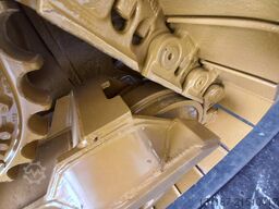 CAT D8T (Jebel Ali Free Zone)