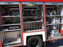 Mercedes-Benz 1325 godiva pump