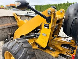 CATERPILLAR 908M Radlader 6,46 Ton