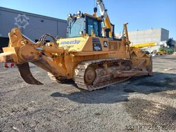 Komatsu D155A-6R (4 pcs available for sale in Abu Dhabi)