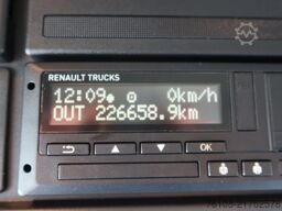 Renault D240 4X2 Bak met deuren 9 Klep 2.000 kg. Black ...