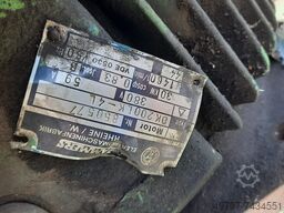 PAAL PACOMAT V 50ton   500kg bale