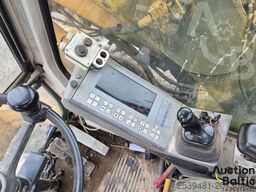 Liebherr A 902 Litronic