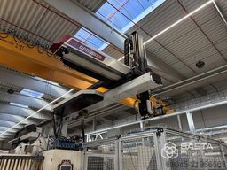 Wittmann Battenfeld MacroPower 700/2250 UNILOG B8