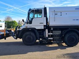 Unimog U400 met Schmidt SK350 veegmachine