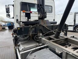 Mercedes-Benz 1824 4x2 Axor Schlachtmüllwagen/Kran