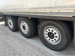Schmitz Cargobull SCB*S3B / Box Trailer / 1x Lift Axle / Disc