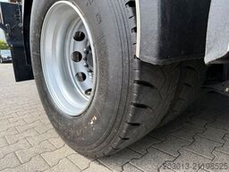 VOLVO 450 8x4 Abrollkipper MEILLER Kran PENZ 17L8.50R