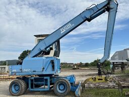 Fuchs Terex MHL430, Liebherr 924 and 914