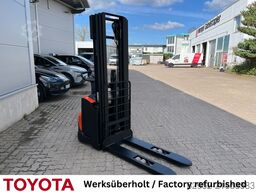 Toyota SWE 120 / Akku neu / 95 Std.!