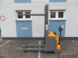 Jungheinrich EJD 220 - NEUE Batterie -Initialhub - Doppelstock