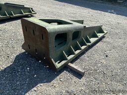 Paire d'équerres en fonte 2075 x 1000 x 700 mm
