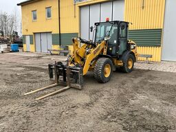 Caterpillar 906M