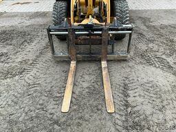 Caterpillar 906M