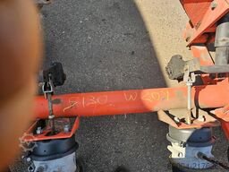 SMB TRAILER AXLE SINGLE TIRE DRUM. MISSING ONE HUBE.