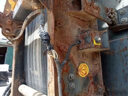 Komatsu BR380JG Jaw