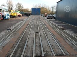 Pacton 3 AXLE FLATBED WITH TWISTLOCKS