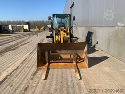 Caterpillar 906