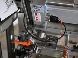 Herma H400 16R Labeling machine on belt