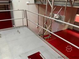 GRT Projects 9,2 m² Edelstahl Bühne