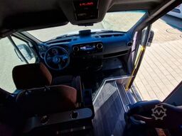 MERCEDES-BENZ 2 x 517 Lord Comfort XXL Lagerfahrzeug 23 SS