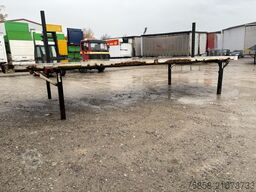 Krone Plattform 7,82m mit Steckrungen mittig