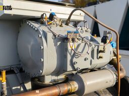 Used Watercooled chiller CARRIER 30HXC110 A0377 PEE 374 kW. 2008 yom