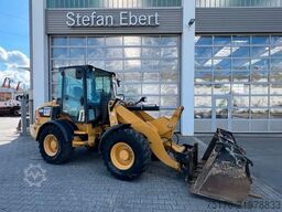 Caterpillar 908M / 1.554h / Gabel / Schaufel