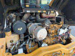 Caterpillar 908M / 1.554h / Gabel / Schaufel
