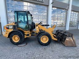 Caterpillar 908M / 2.644h / Gabel / Schaufel