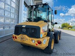 Caterpillar 908M / 2.644h / Gabel / Schaufel