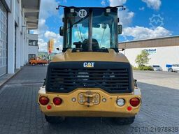 Caterpillar 908M / 2.644h / Gabel / Schaufel