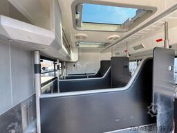  STX Trailer  3-4 Pferde Wohnung, Dusche