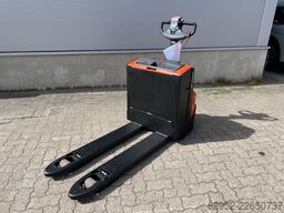 Toyota LWE 200 / nur 90 Std.!