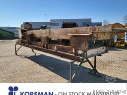 Nordberg Feeding table with Hopper