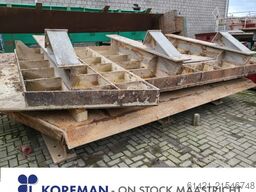 Nordberg Feeding table with Hopper