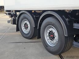 KLEYN TRAILERS TFSH 18 KOFFER TRIDEC 2.5T TAILLIFT