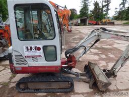 TAKEUCHI TB 016
