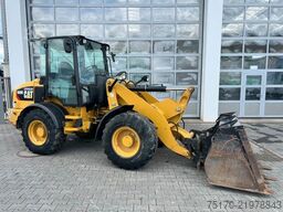 Caterpillar 908M / 3.000h / Gabel / Schaufel