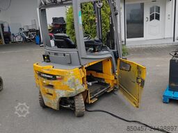 Jungheinrich EFG320 no battery