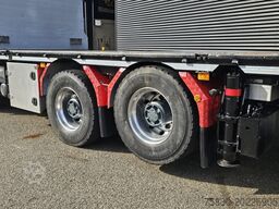 Volvo FH 16.650 8x4 / HIAB 105 t/m CRANE / KRAN