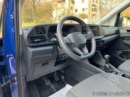 VOLKSWAGEN CADDY 2.0 TDI KLIMA SHZ PDC VORNE + HINTEN
