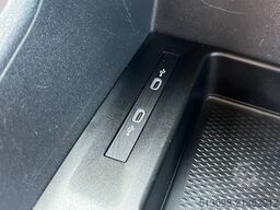 VOLKSWAGEN CADDY 2.0 TDI KLIMA SHZ PDC VORNE + HINTEN